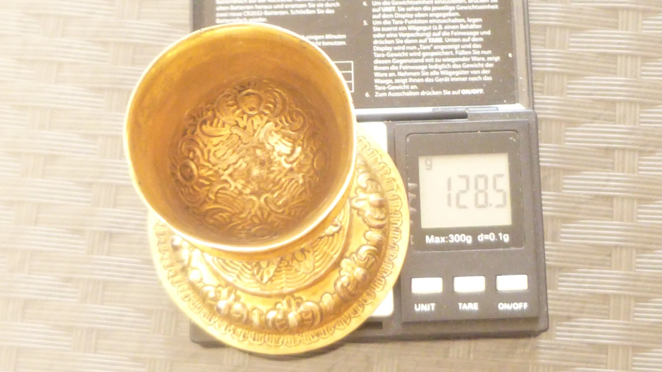 Waage ca. 128,5 g