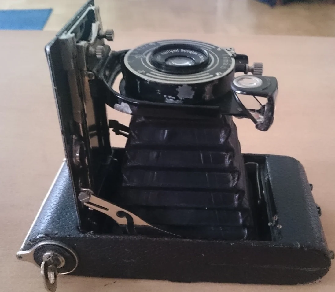 Rollfilmkamera_II.jpg