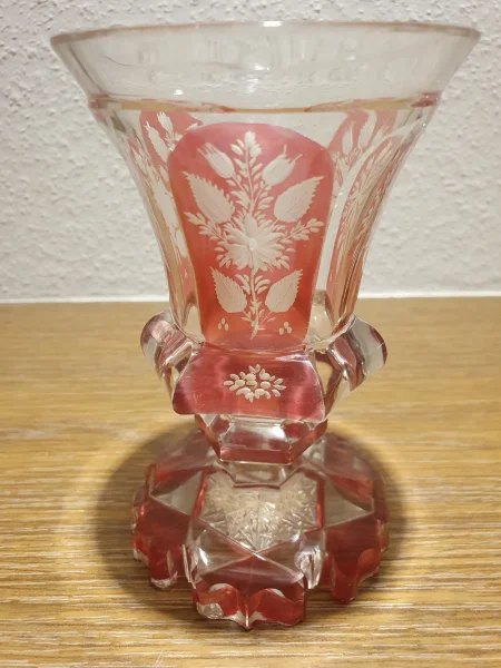 rotes Glas.jpeg