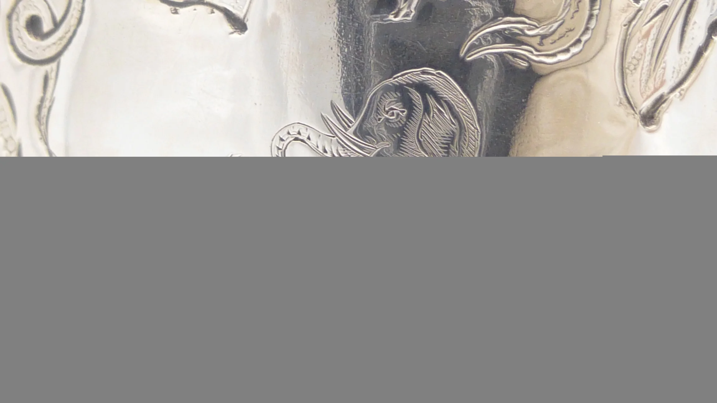 Wappen der Saunders bei Fairbairns oben rechts