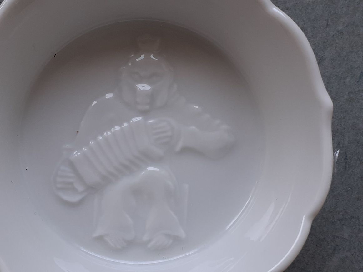 Meissen Affe 1.jpg