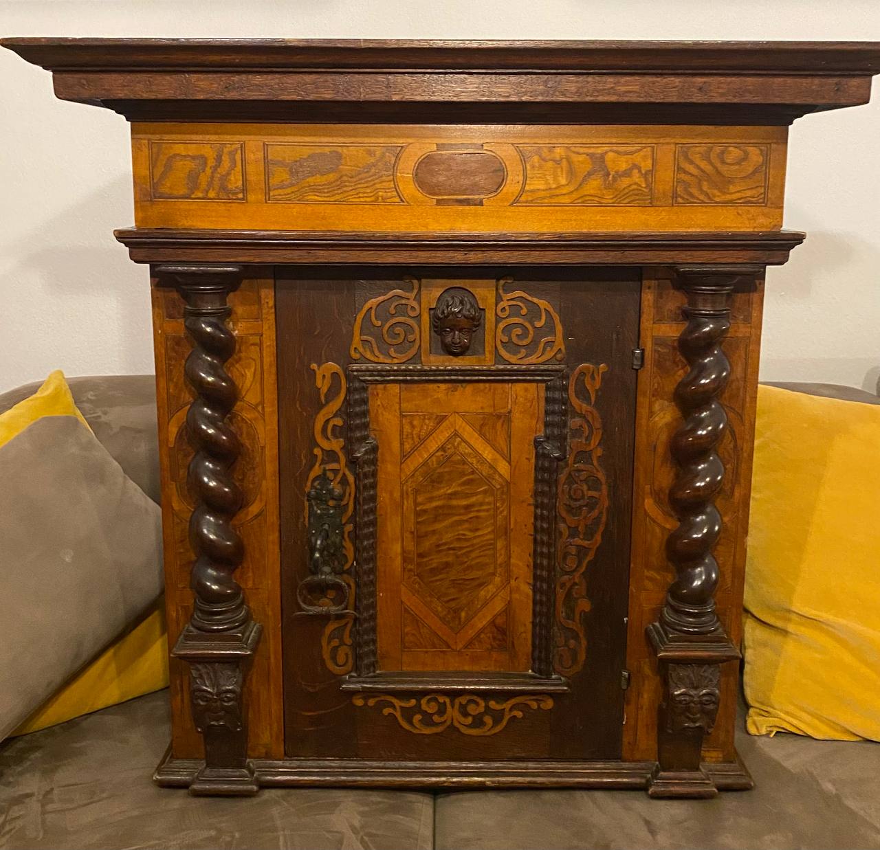 Schrank1.jpg