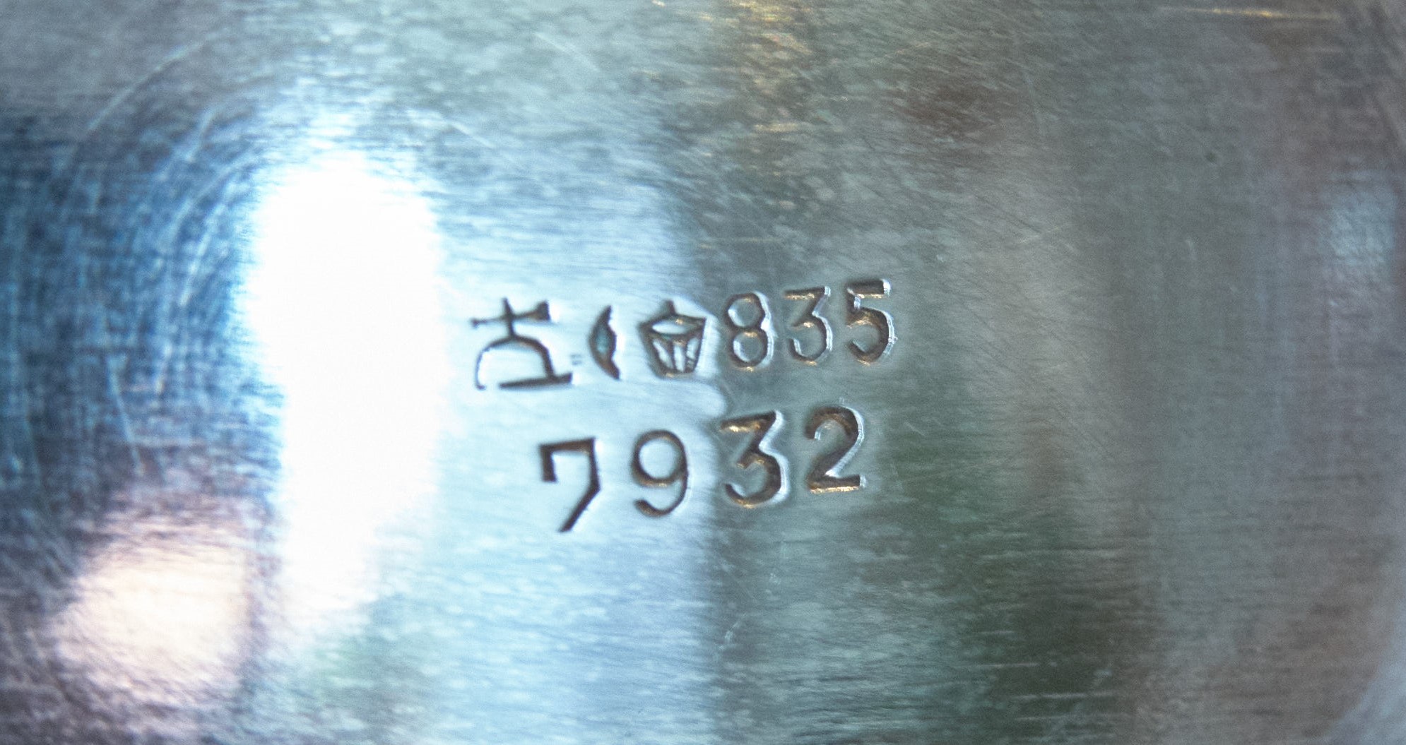 M10P2330a_V01.jpg