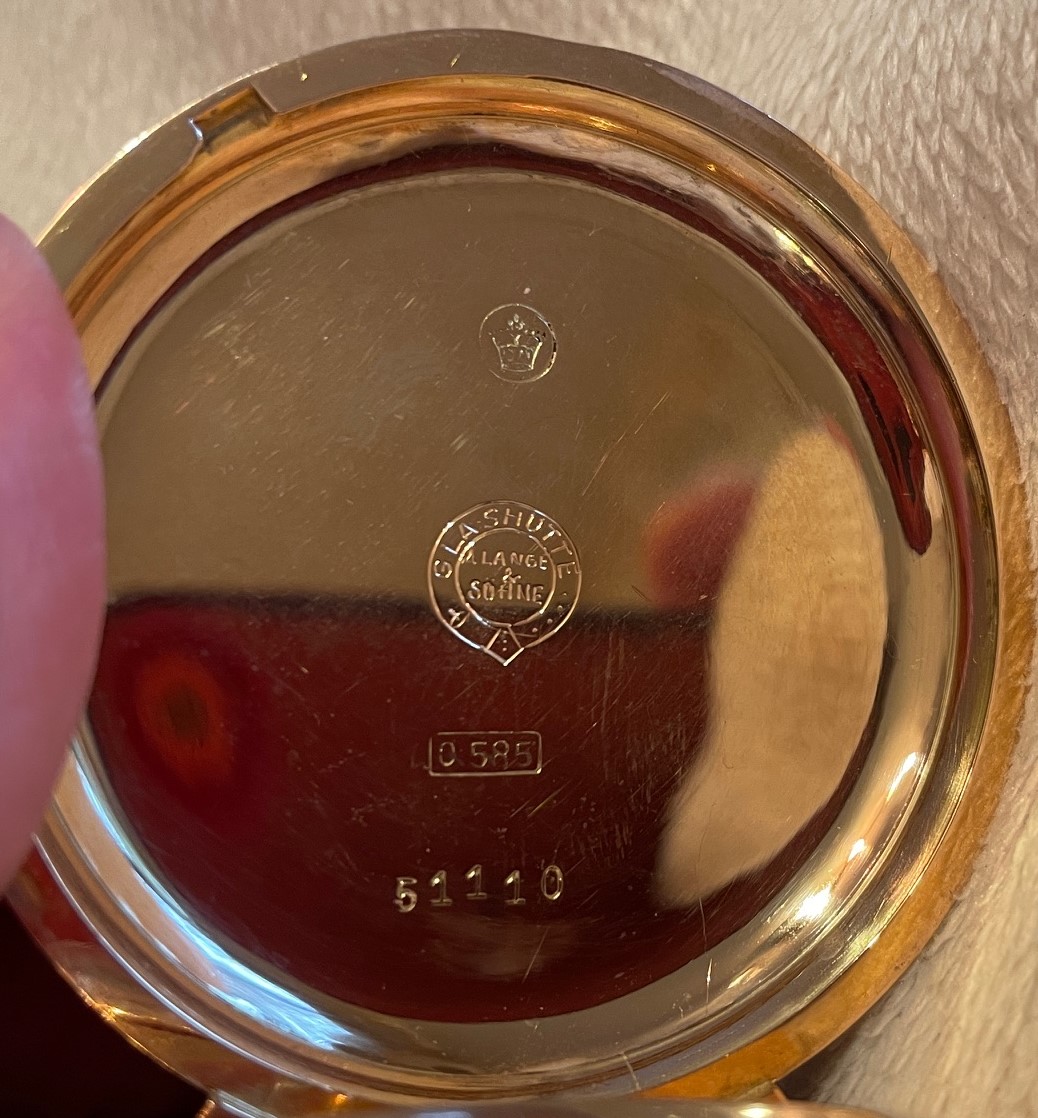 Deckel über dem Ziffernblatt und hinterer Außendeckel