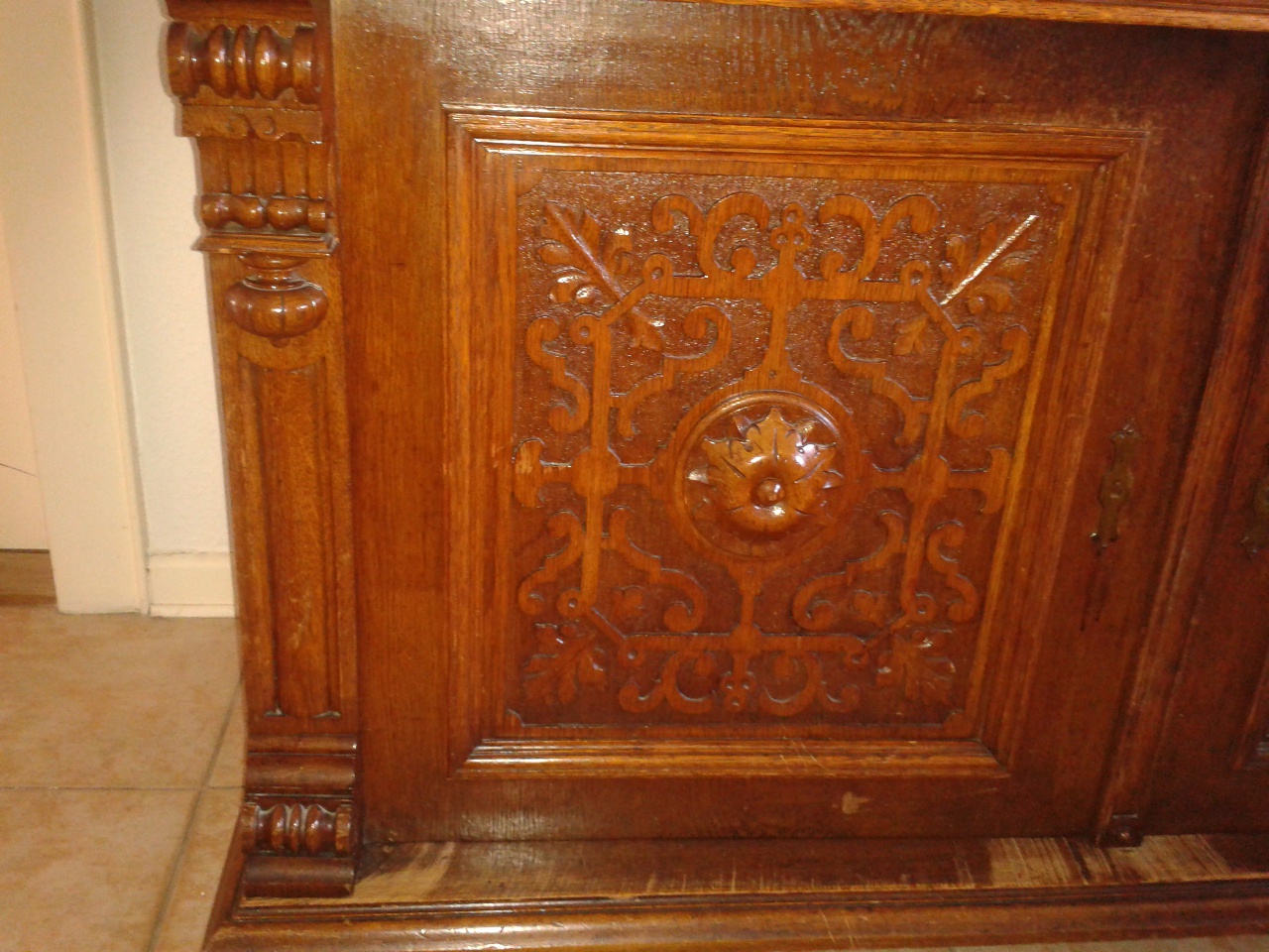 Unterschrank links