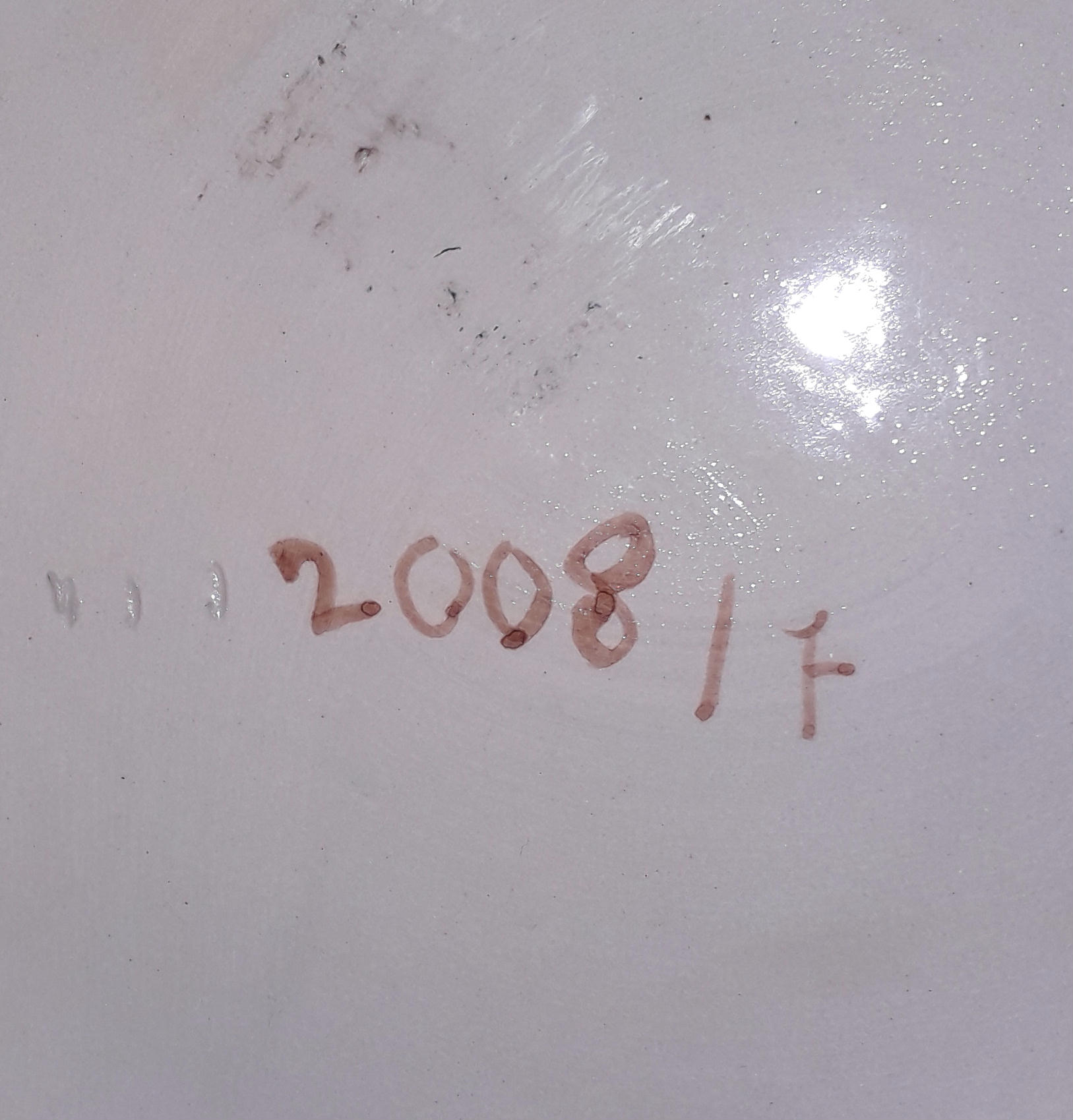 Boden Eindruck und Schrift.jpg