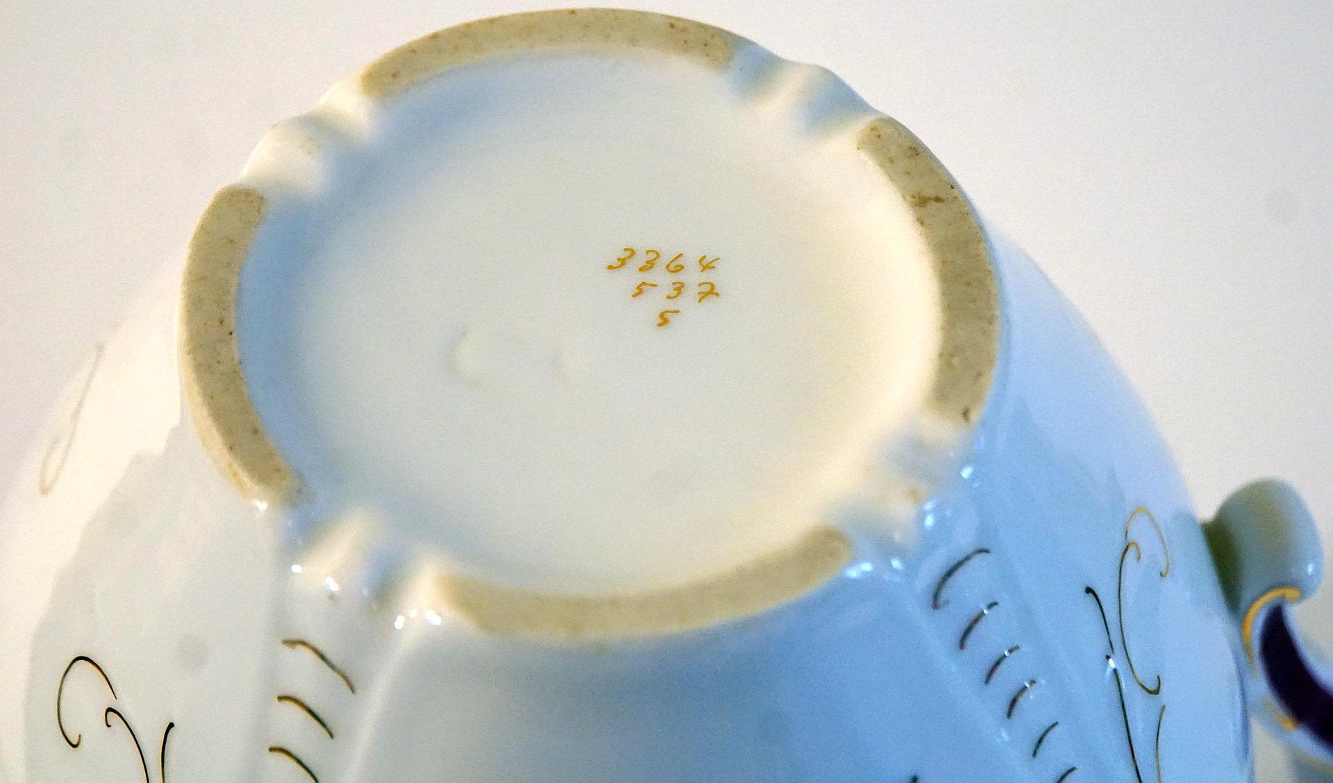 Kanne unten mit Nummer