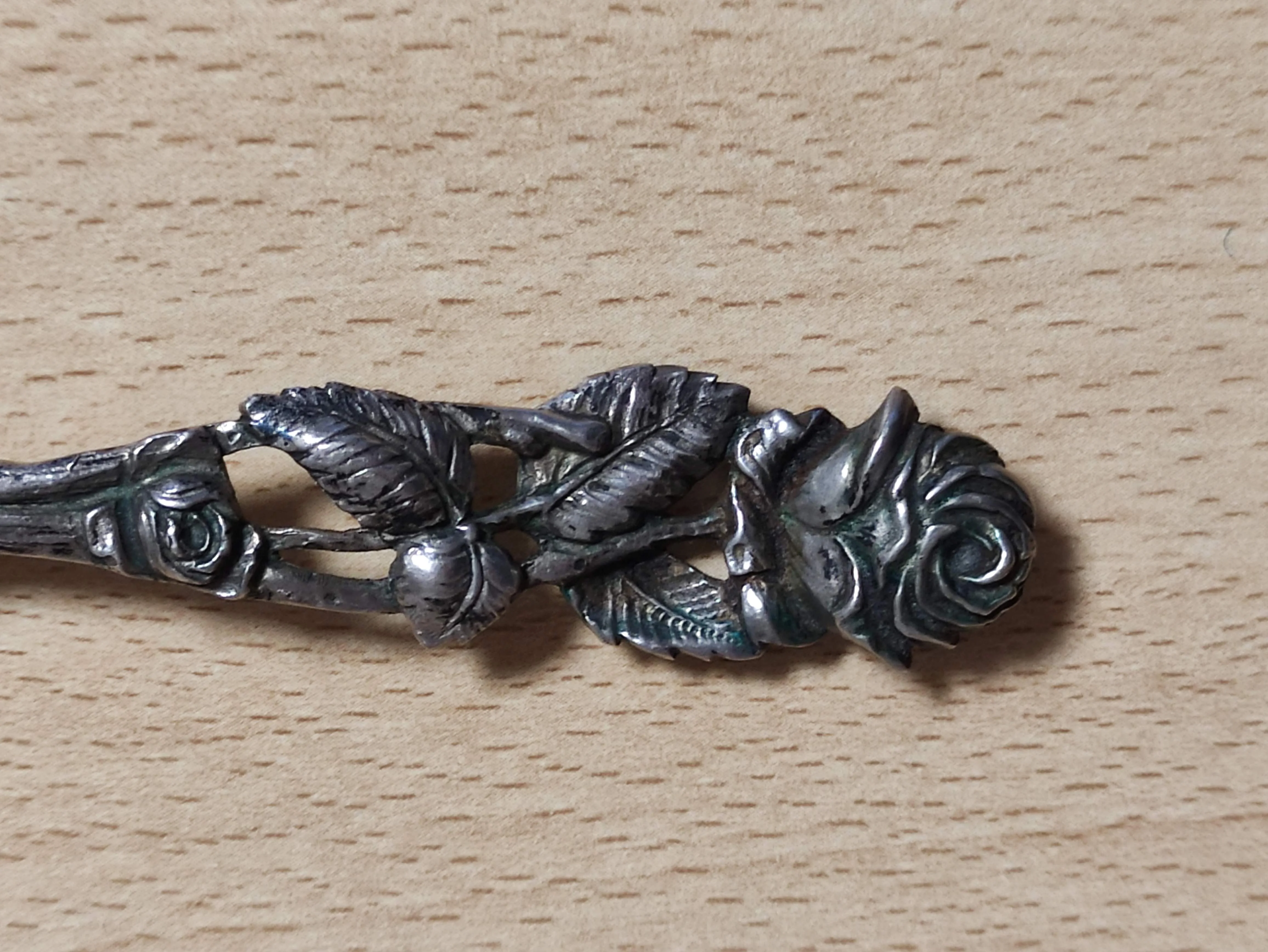 Hildesheimer Rose Detail Griff.jpg