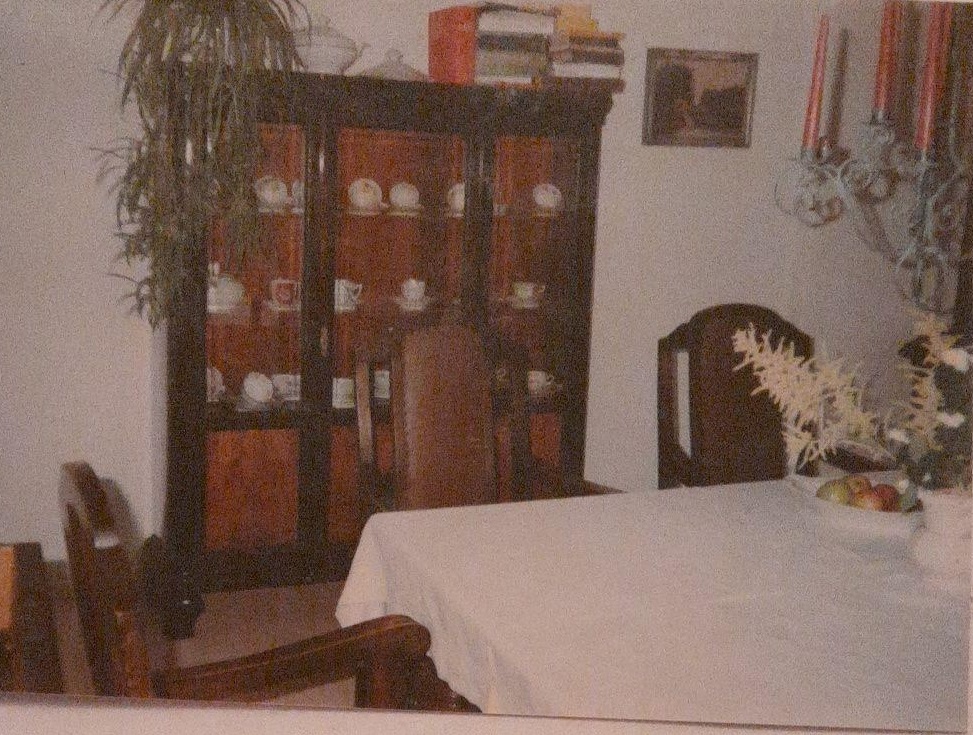 Schrank 1.jpg