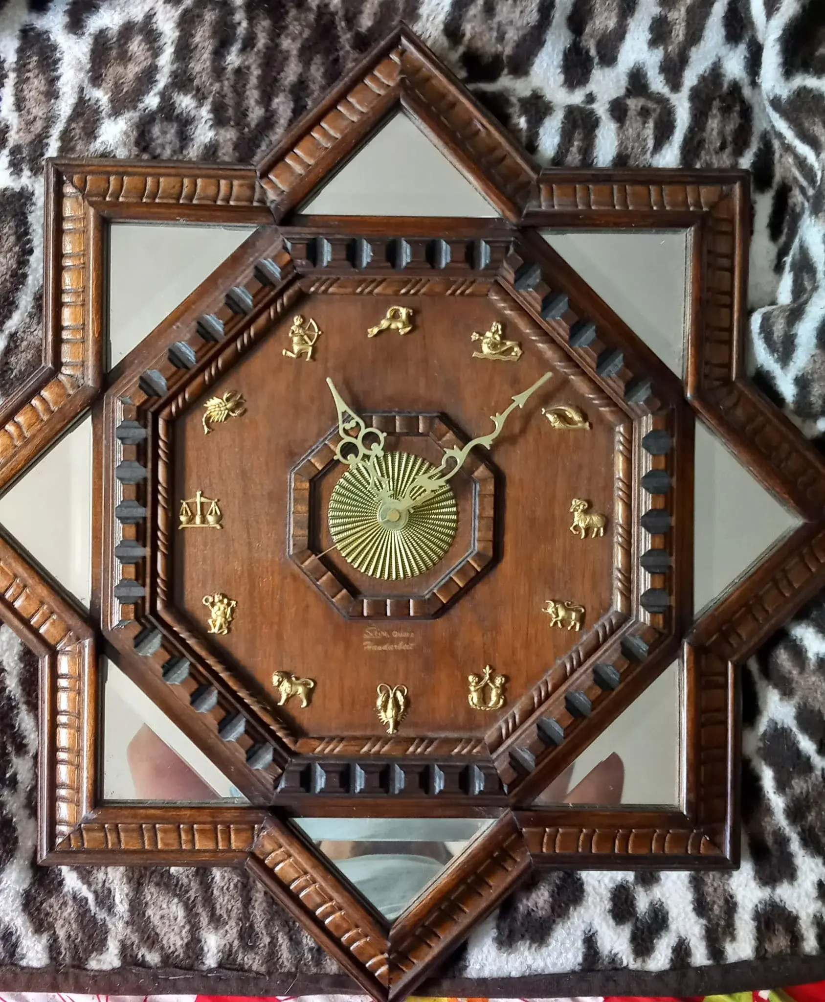 Uhr2(1).webp