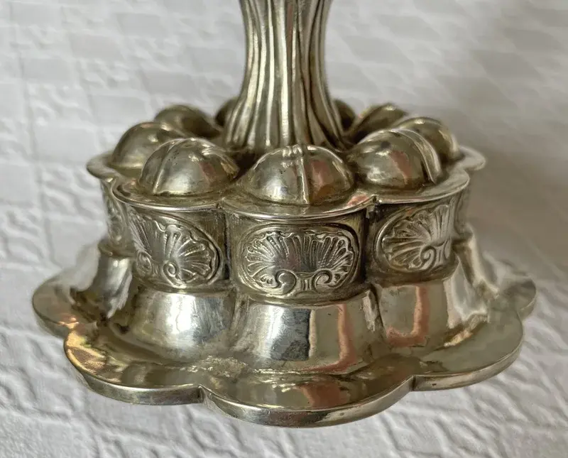 Buckelpokal_Fuss_Seite.webp