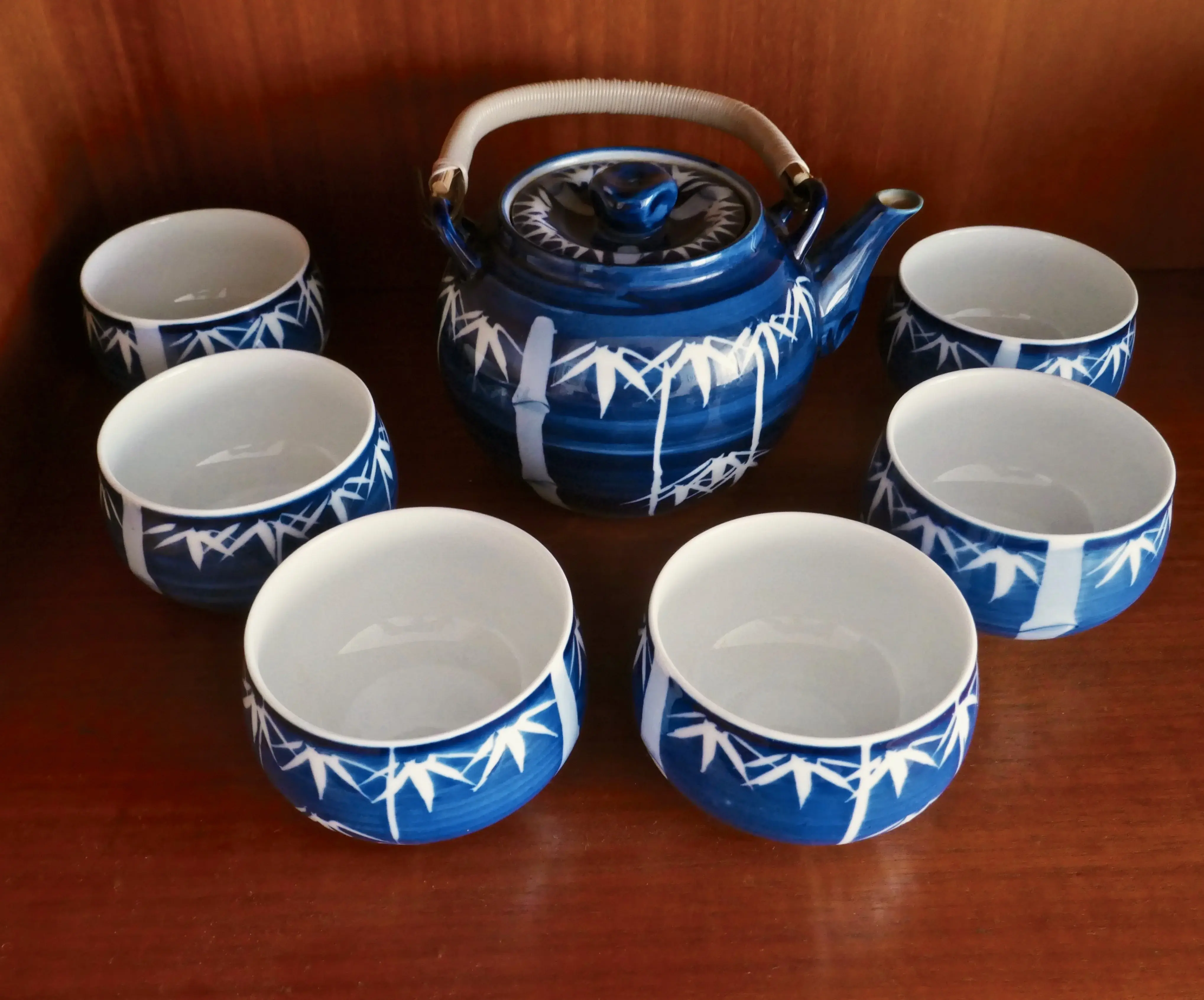 Kanne mit 6 Schalen