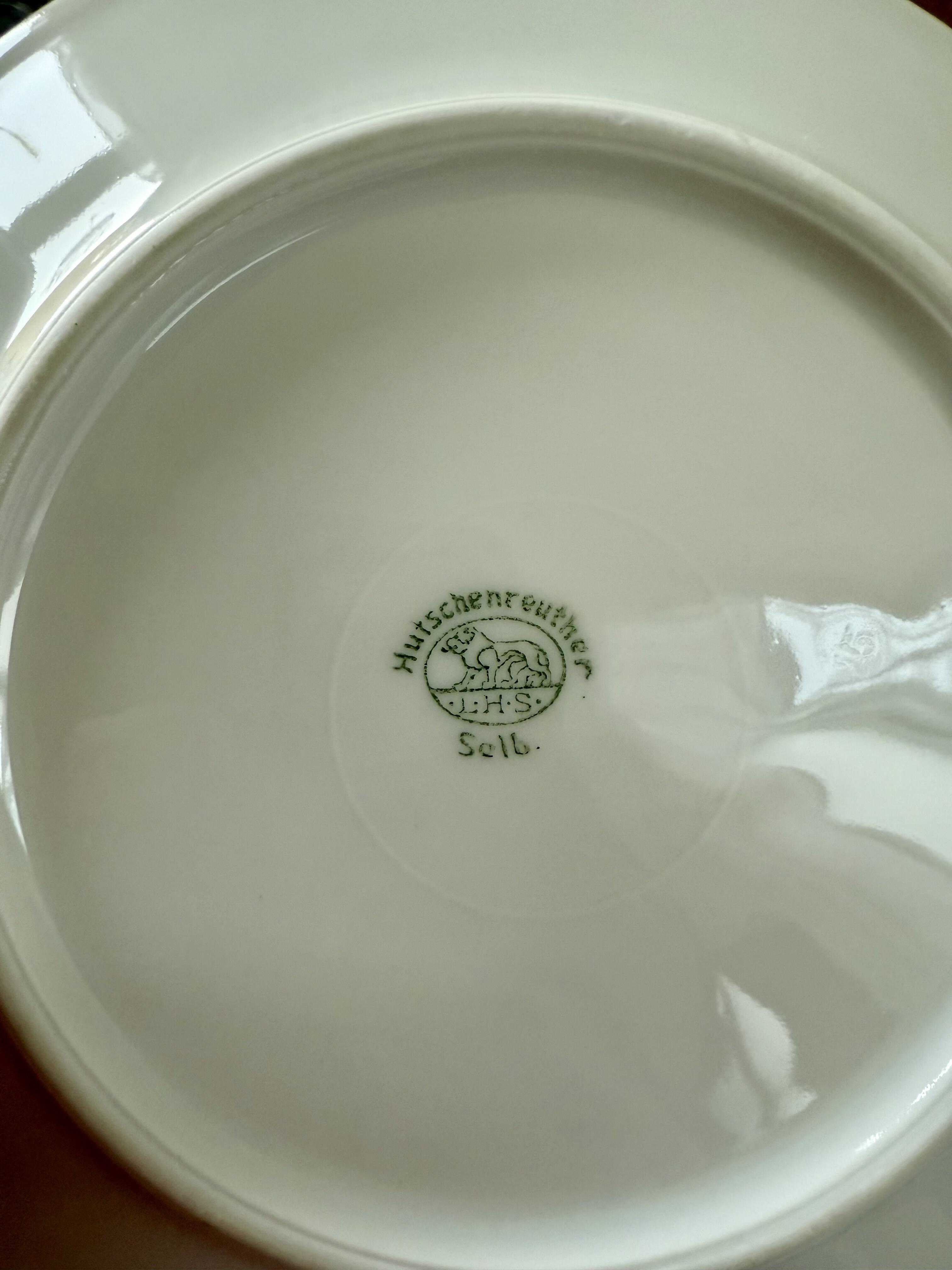 Andere Bodenmarke- zu finden auf den Vorspeisentellern und den Salattellern