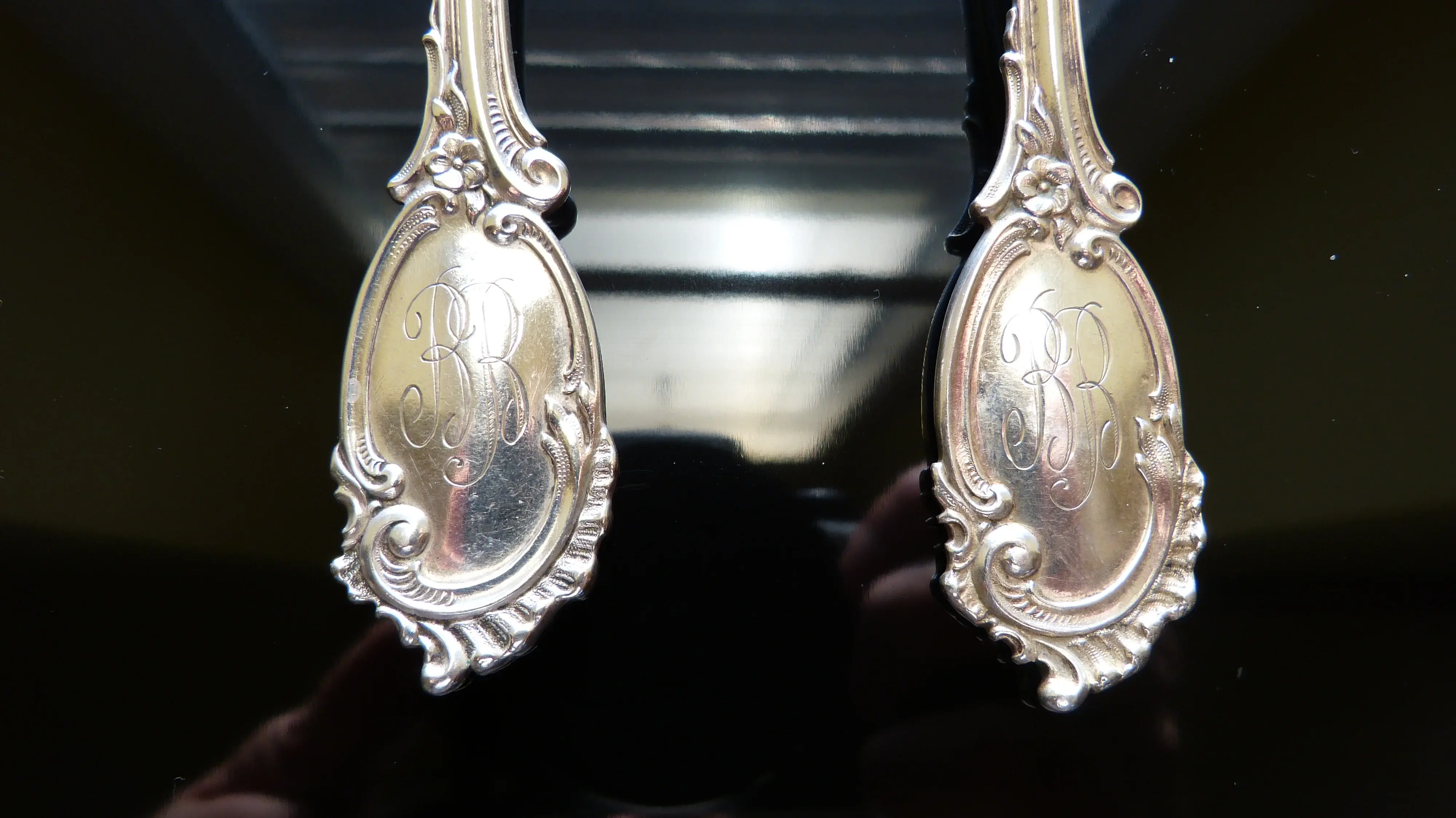 Monogram Vorderseite