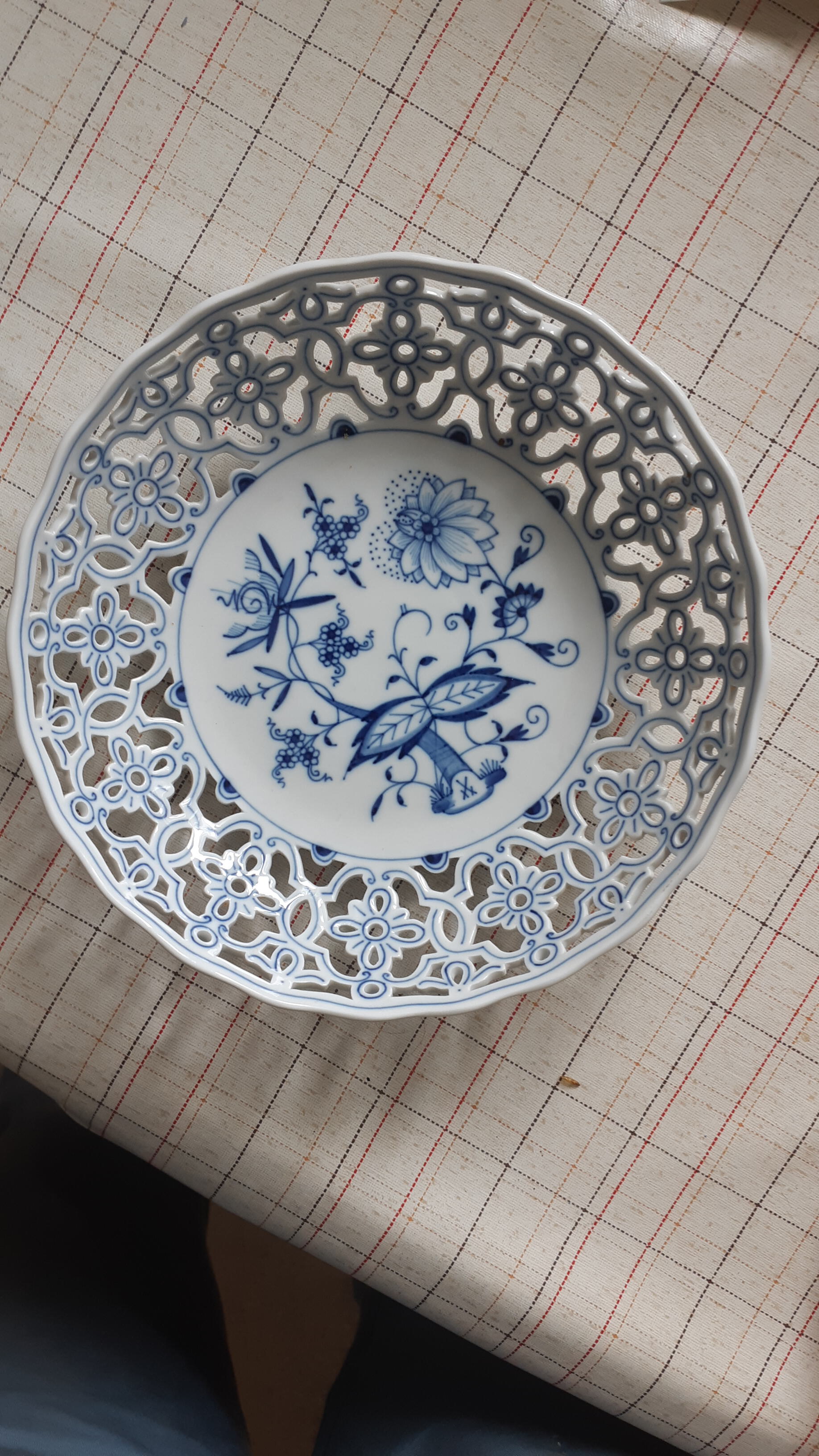 Durchbrochener Teller