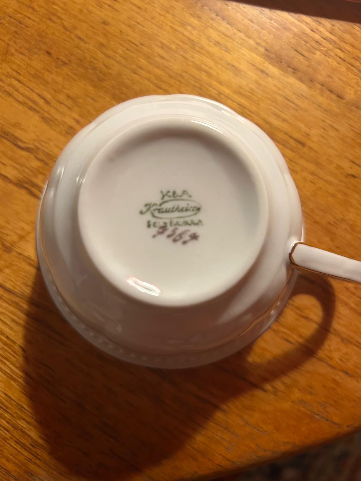 Tassenboden, Bodenmarke KGA Krautheim, Selb Bavaria mit Nummer (Maler?)