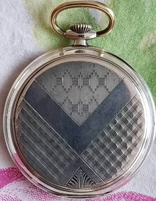 Lépine Alpina Aufsicht auf Bodendeckel in Art Deco