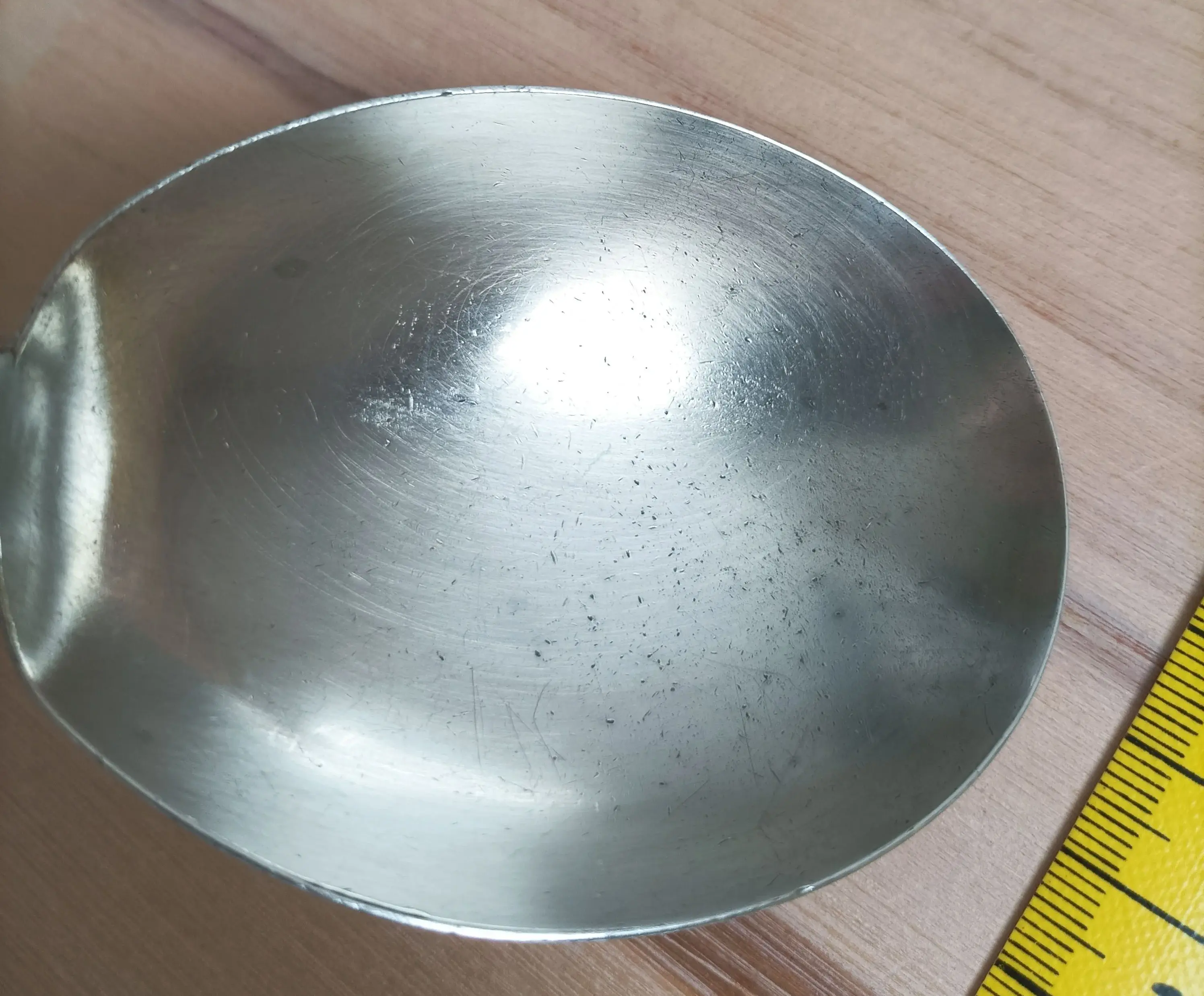 OKA 100 Gemüselöffel_Laffe innen Krater.webp