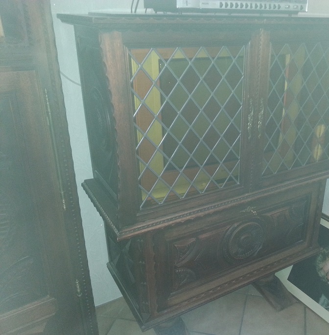 Schrank.jpg