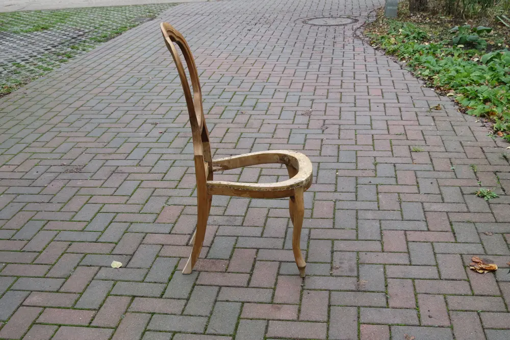 stuhl seitlich.JPG
