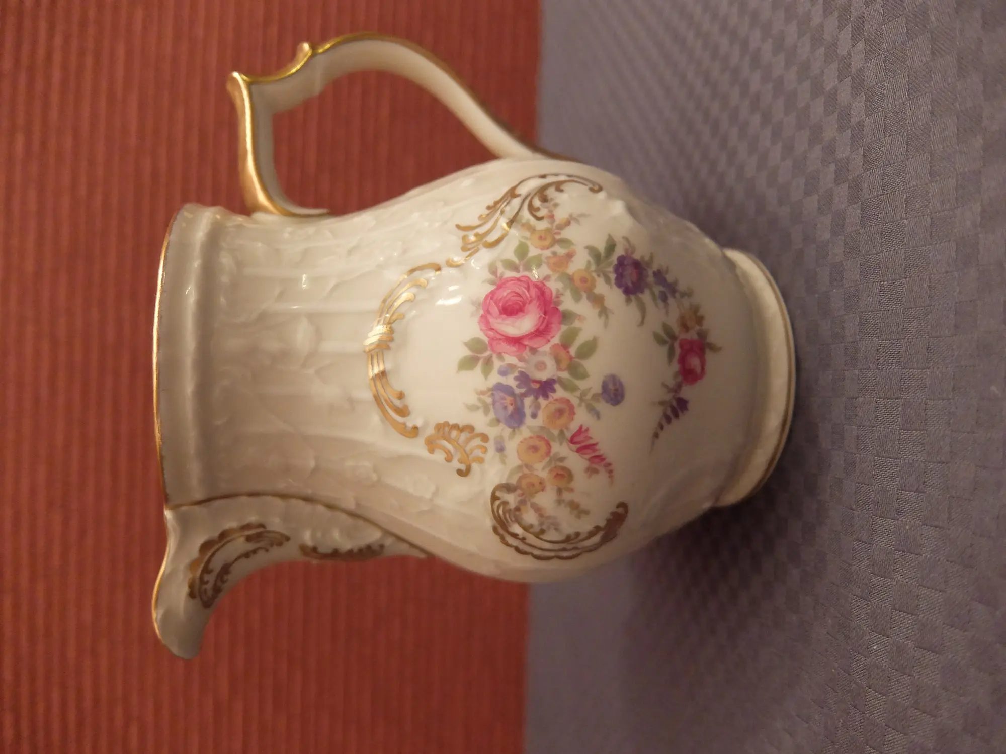 Rosenthal Milchkännchen 1.JPG