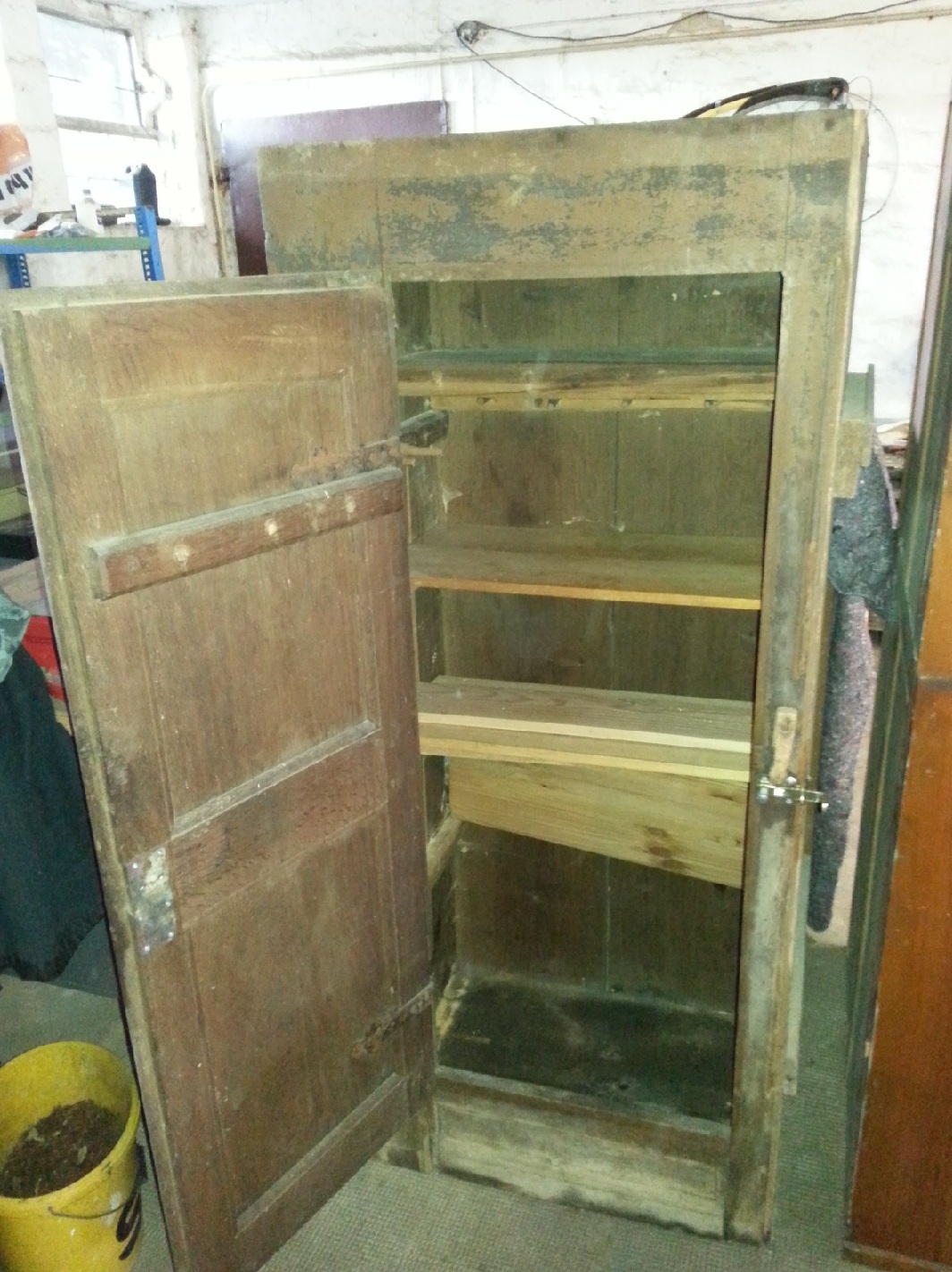 Schrank offen
