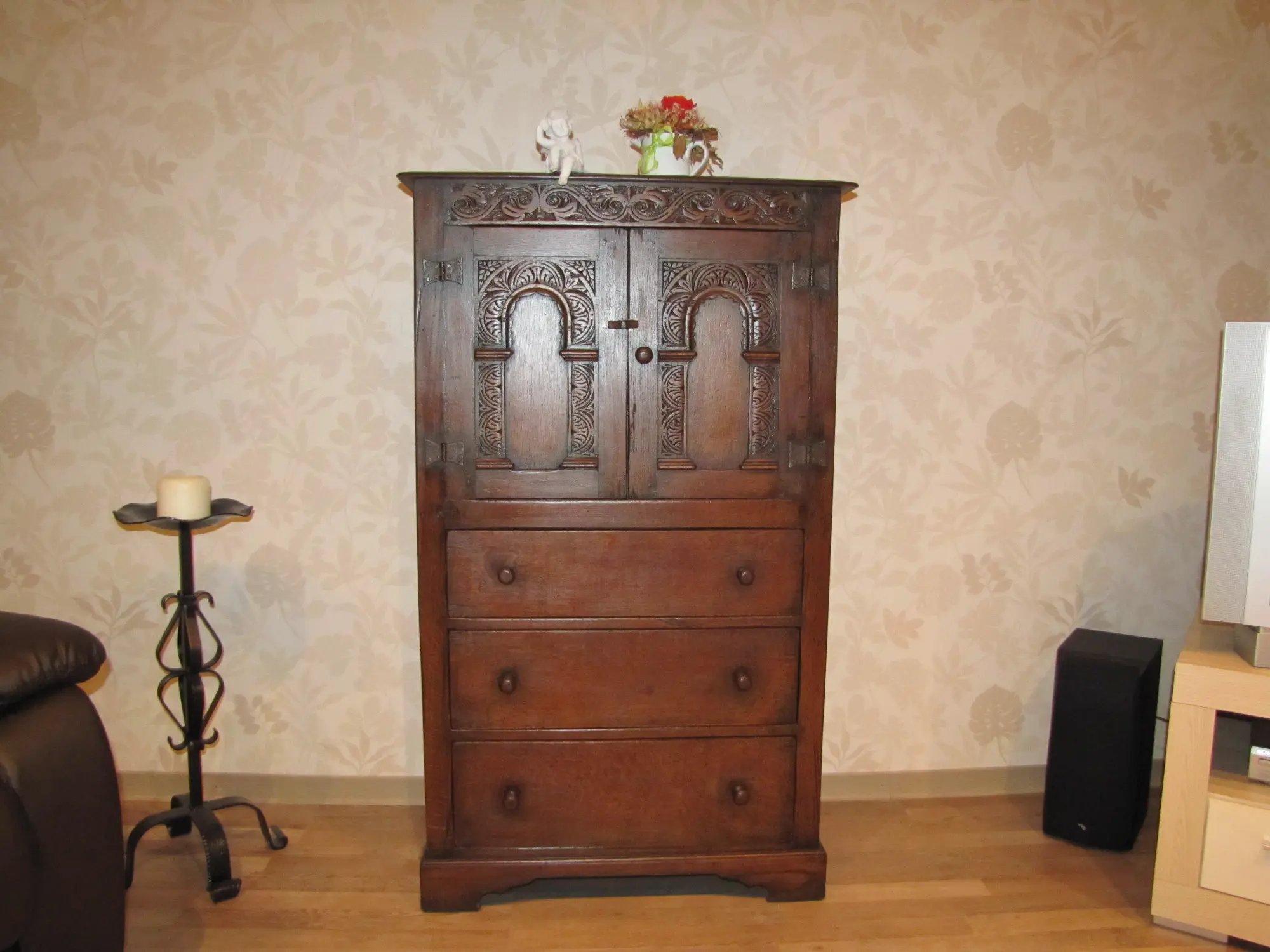 Alter Schrank 001.jpg