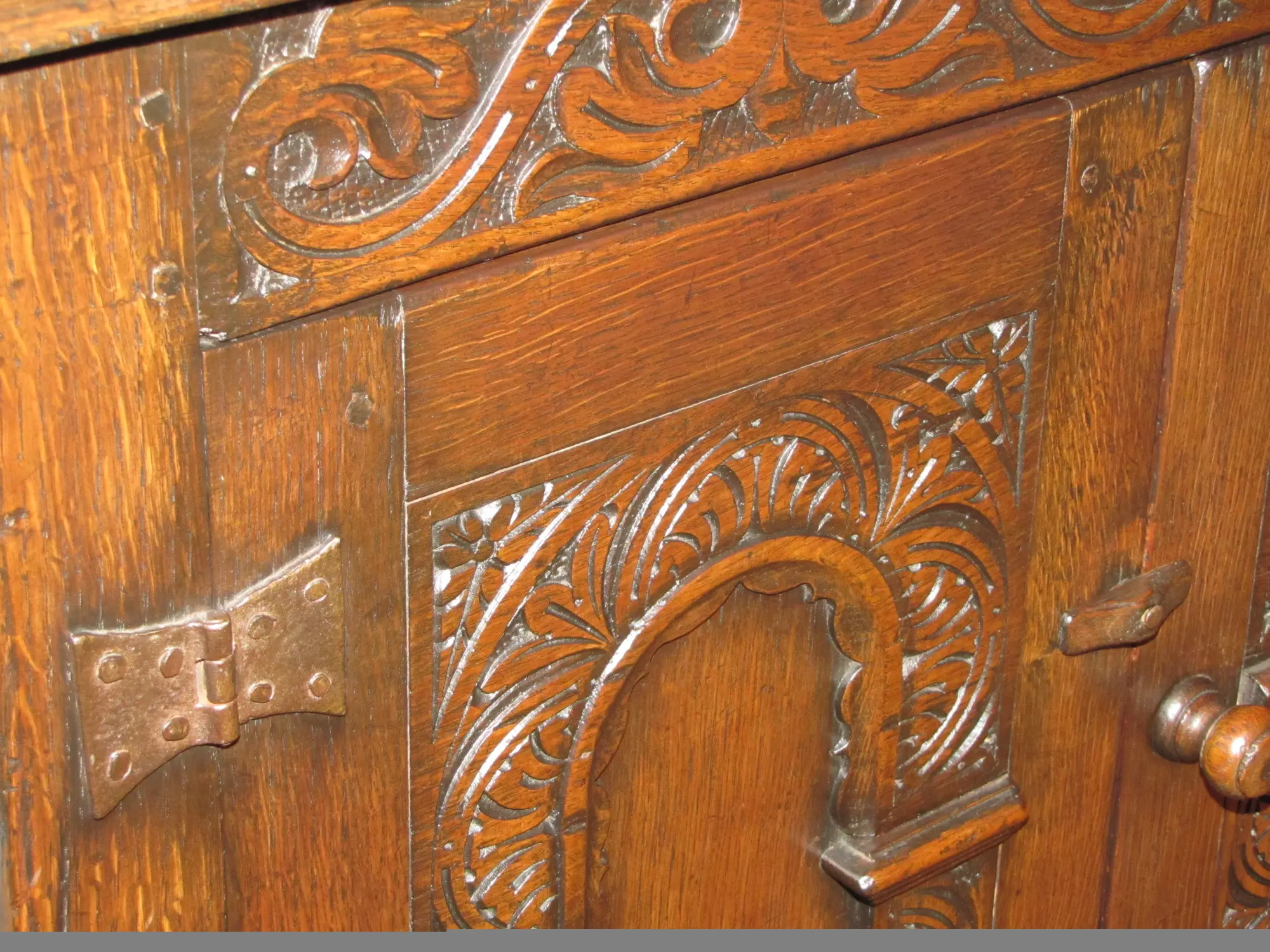 Alter Schrank 002.jpg