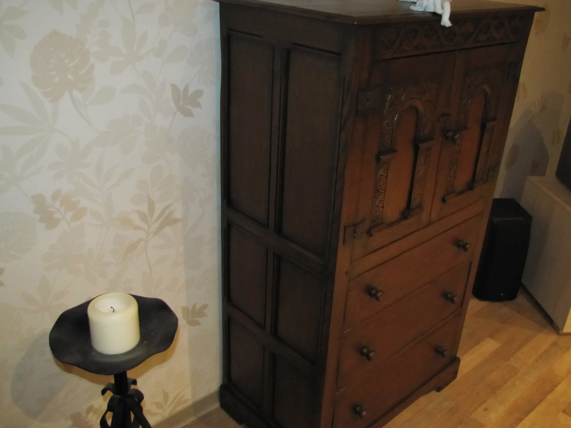 Alter Schrank 004.jpg