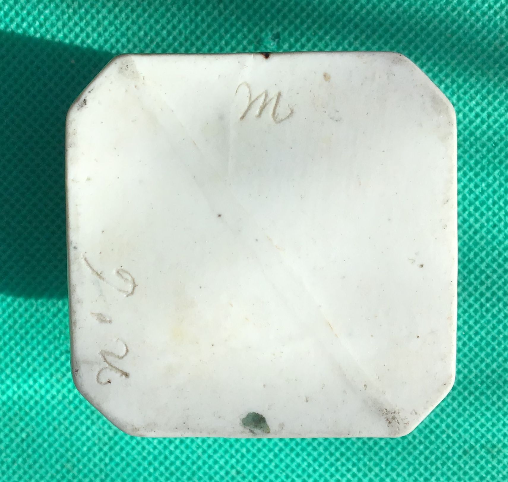 M.jpg