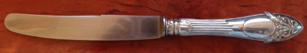 knife1.jpg