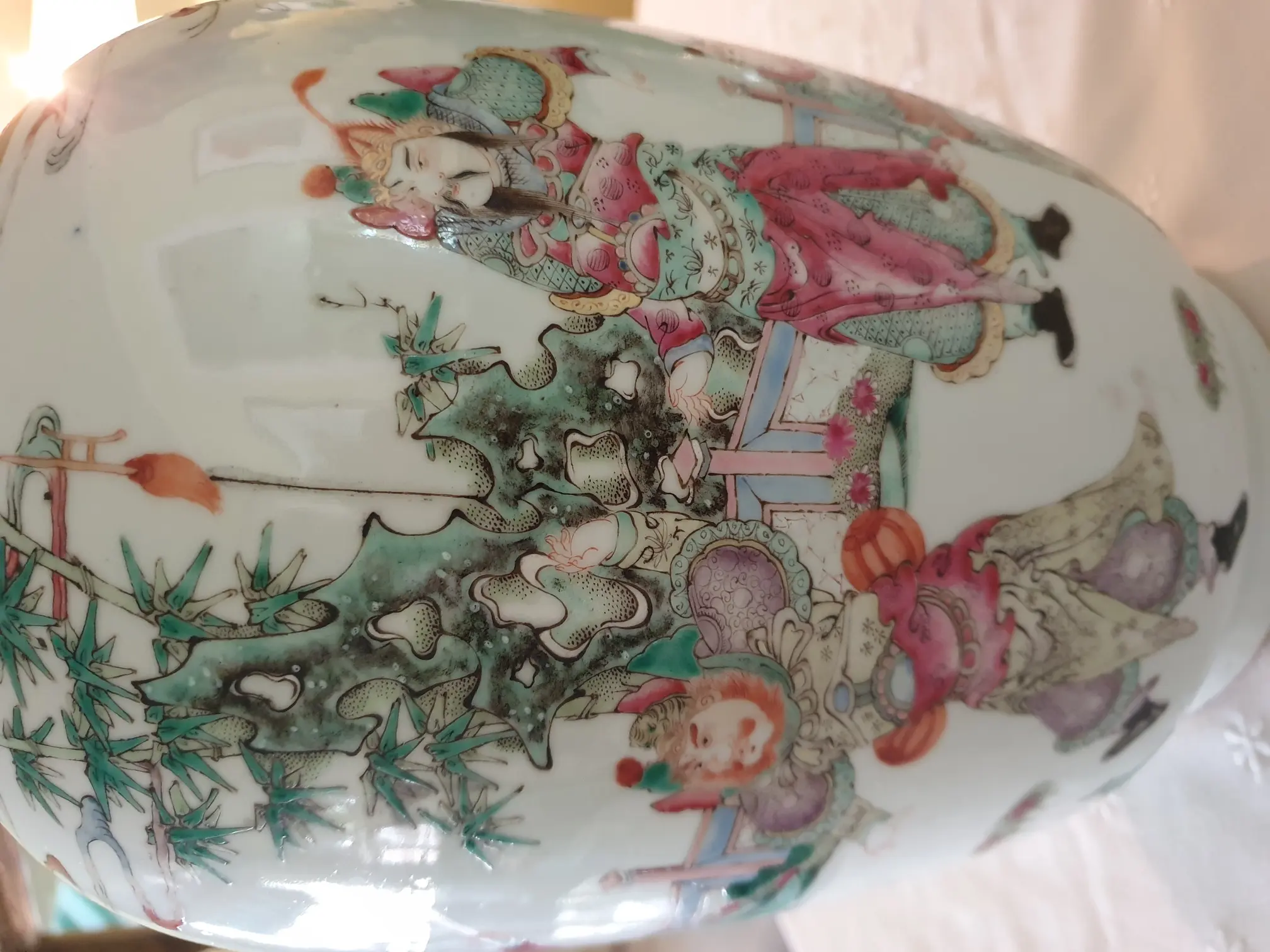 Vase_Detail-03.jpg