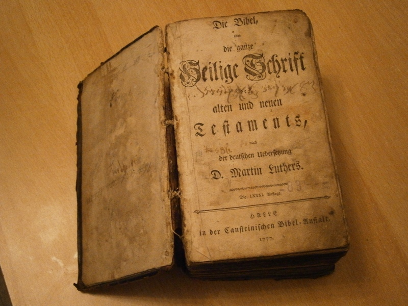 Alte kirchliche Bücher 001.jpg