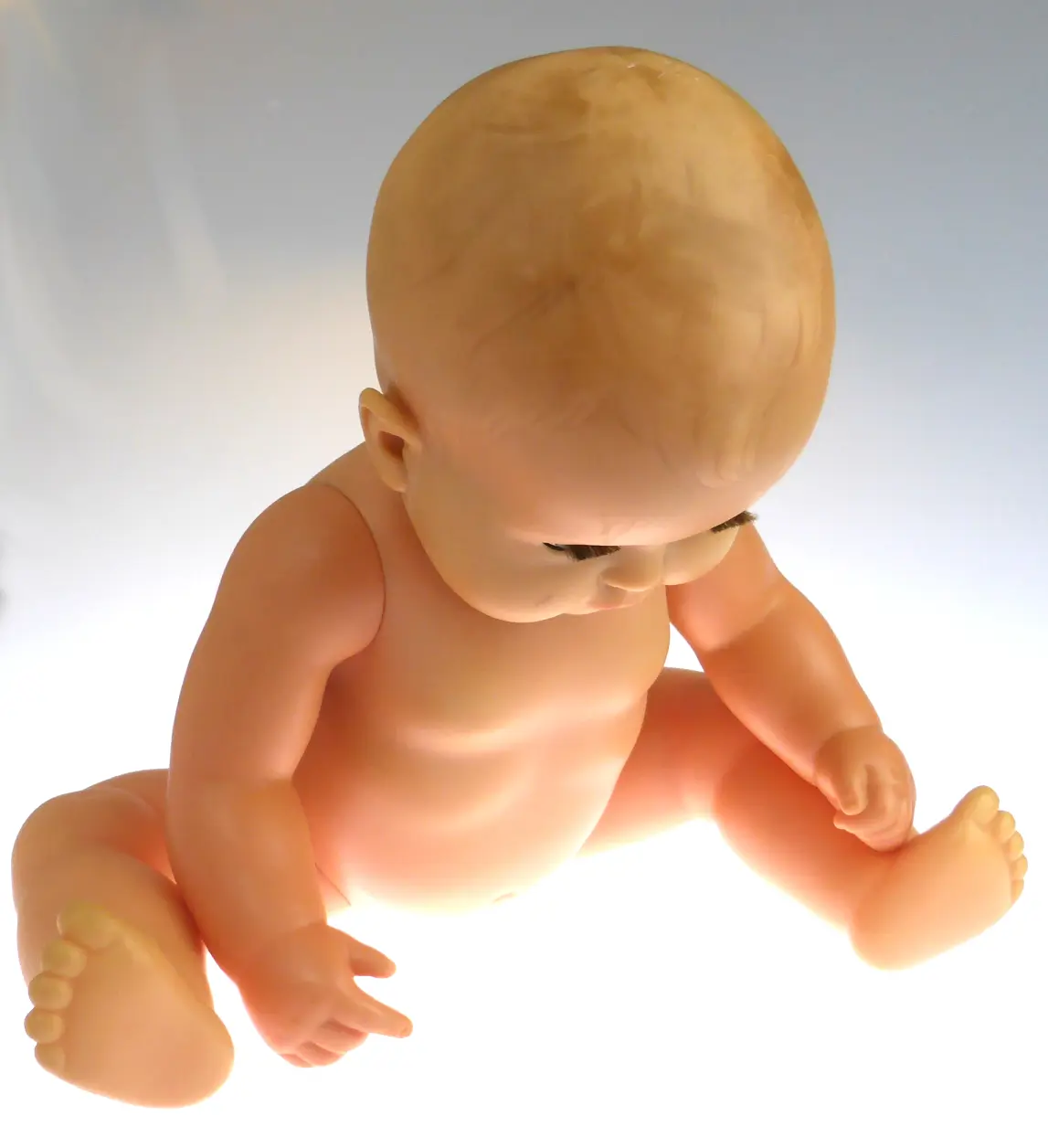 Puppe_vorn_gebeugt_seitlich_02.JPG