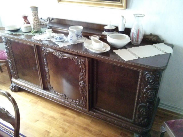 Buffet (Small) (2).jpg