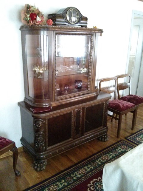 Vitrine (Small).jpg