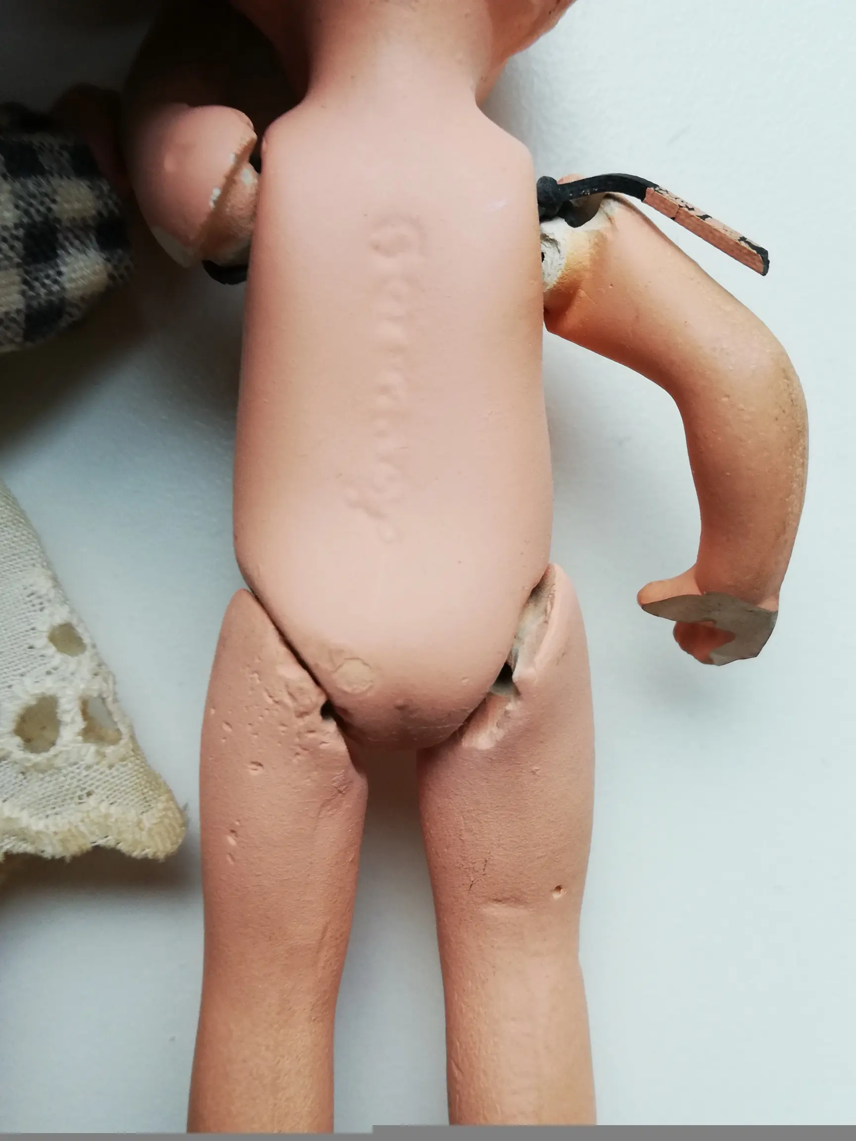 IMG_20200504_KleinePuppen-hinten nackt.jpg