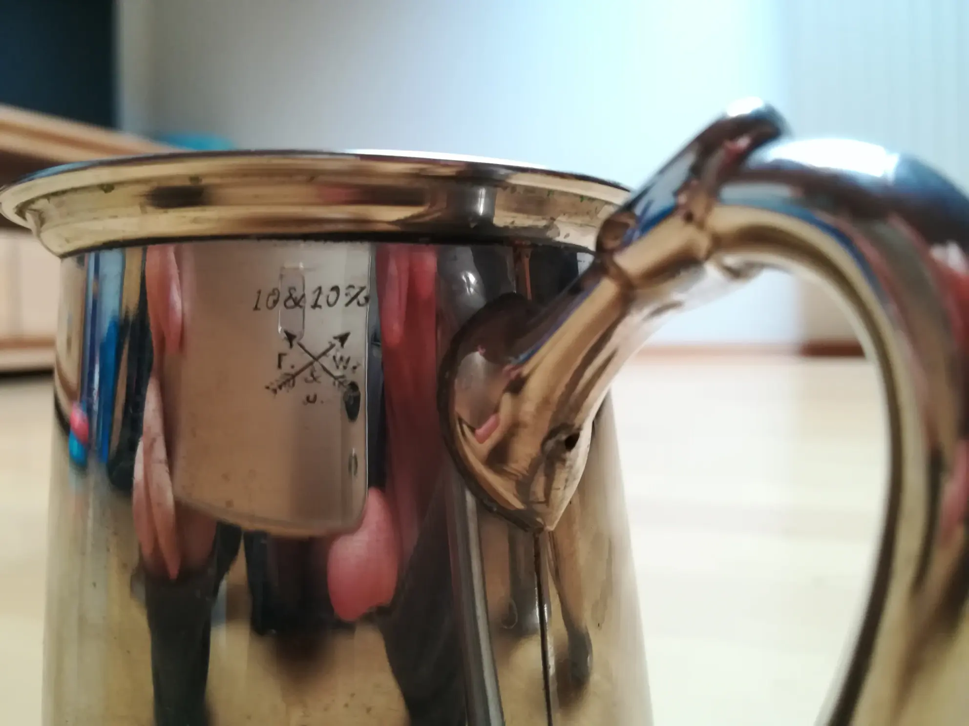 Signatur Milchkännchen