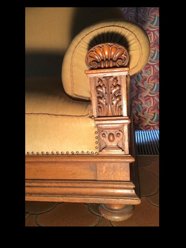 Sofa2.jpg