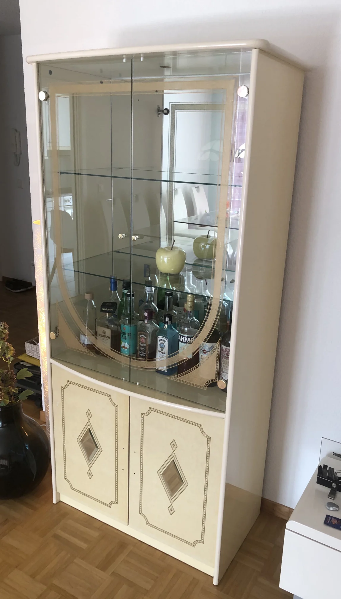 Schrank.JPG