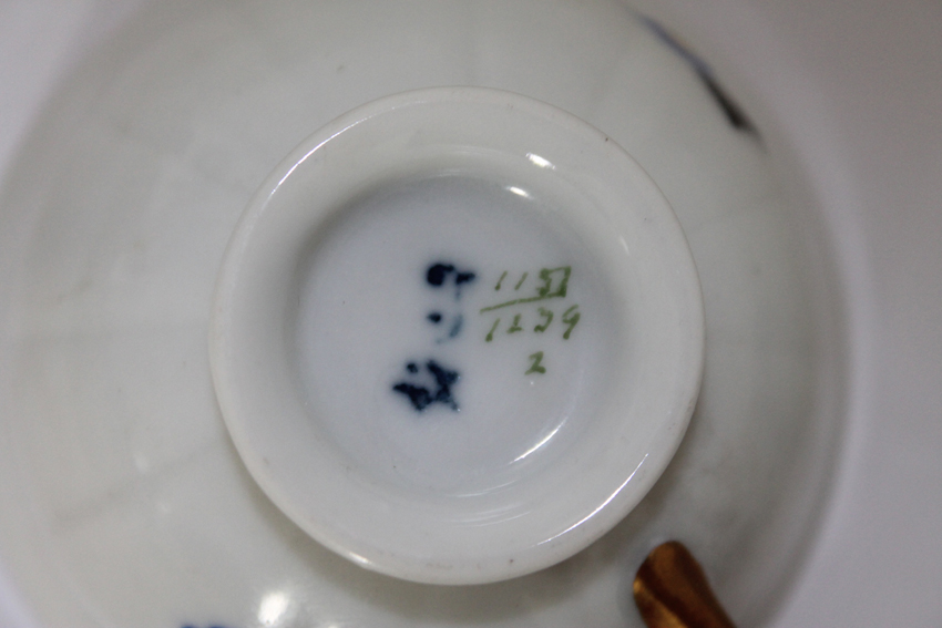 blaues J Tasse