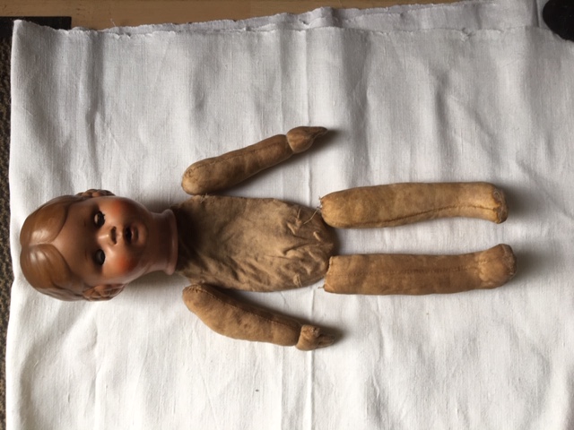 große puppe details.JPG