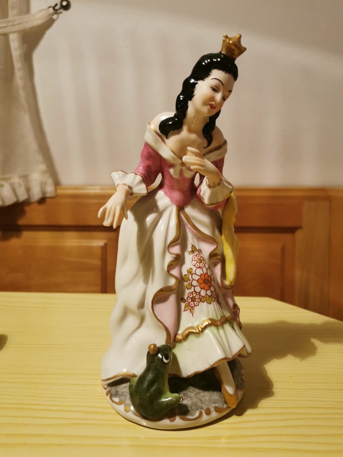 Froschkönig Prinzessin.jpg