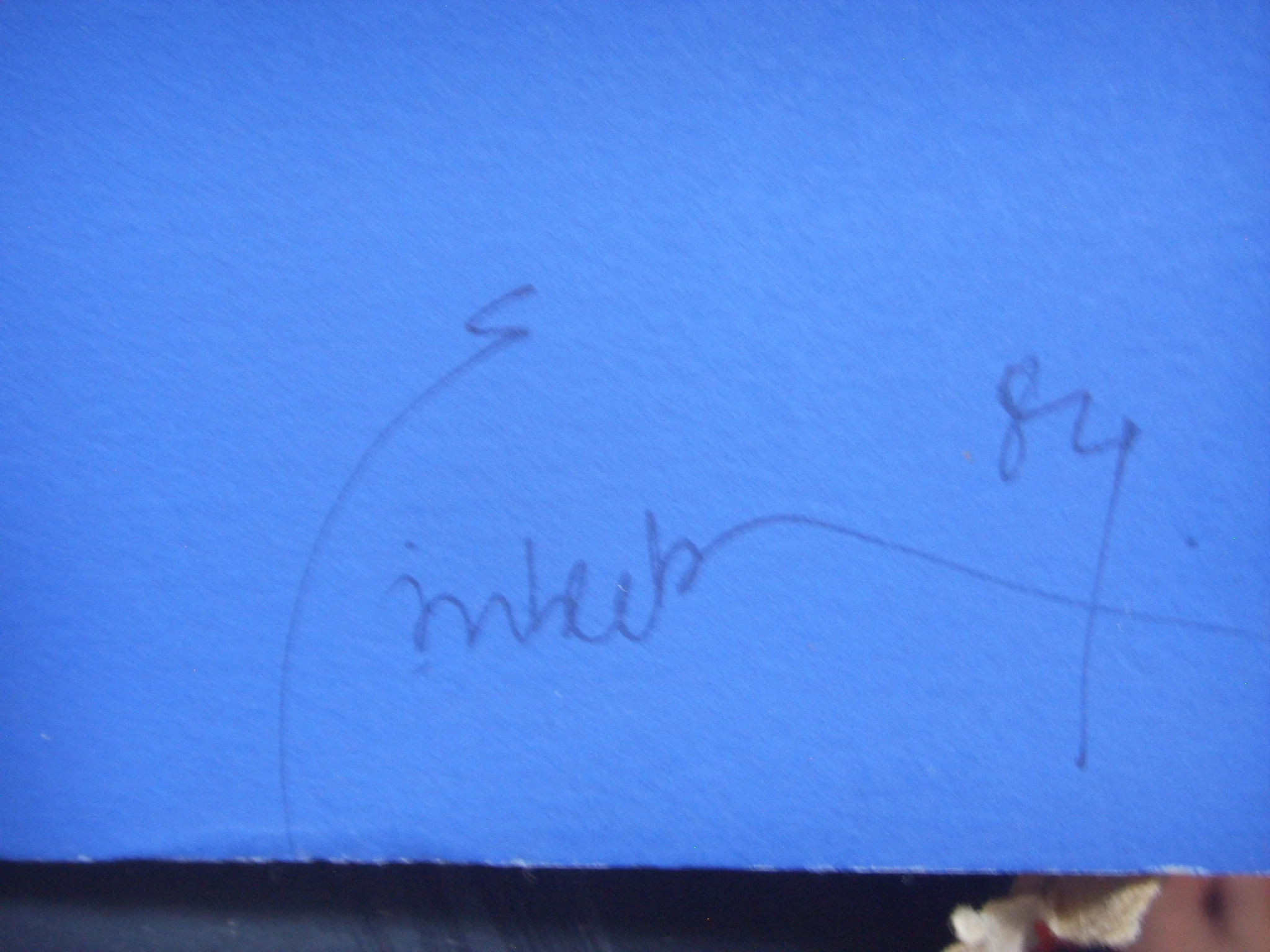 Blau mit Buchstaben