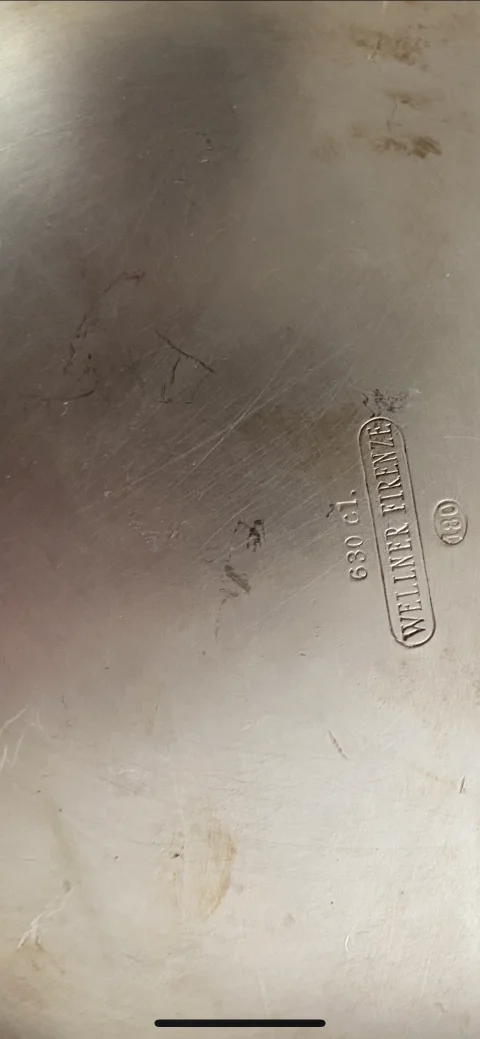 Stempel im Boden der Terrine