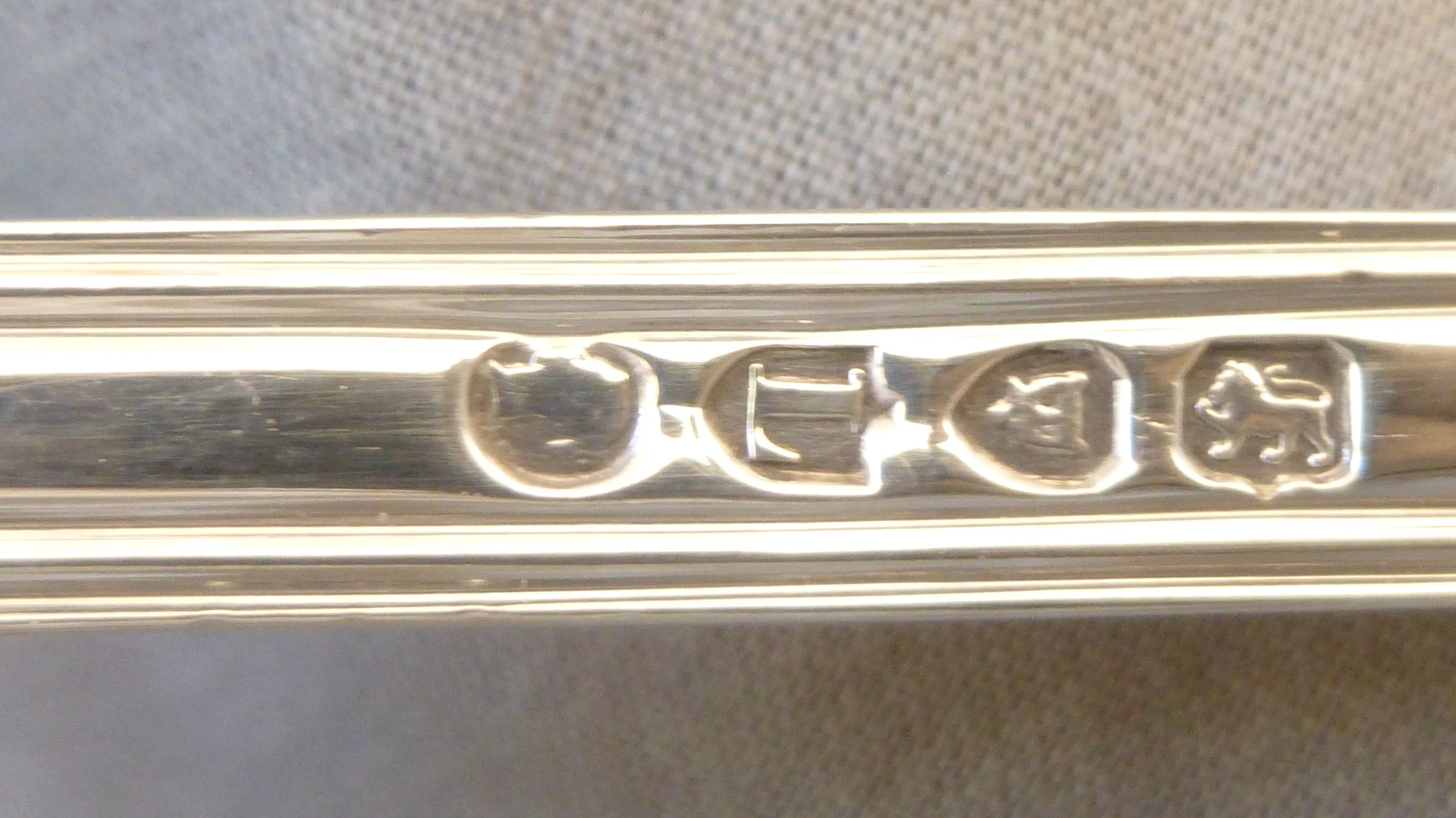 Silberpunzen fuer 925er Sterlingsilber und Leopardenkopf fuer London &quot;L&quot; fuer 1886