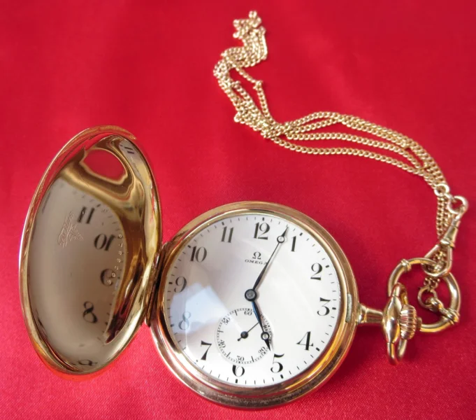omega-gold-2.jpg