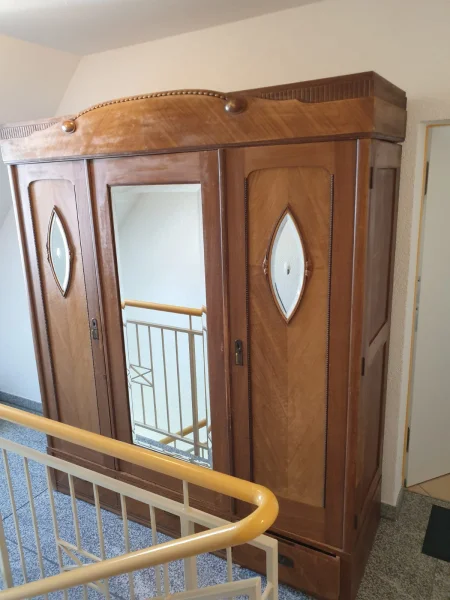 Schrank_1.jpg