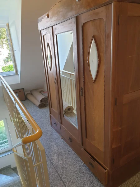 Schrank_2.jpg