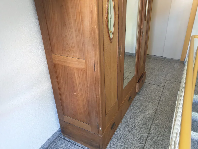 Schrank_4.jpg